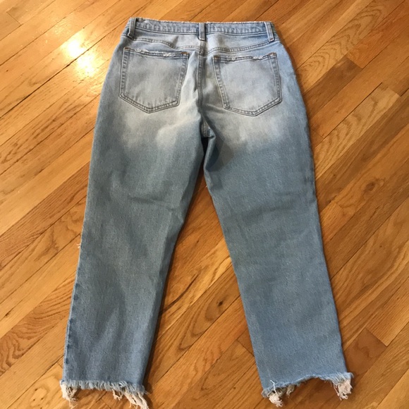 Abercrombie High Rise Mom Jeans NWT - Picture 4 of 5